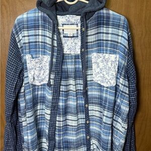 American Eagle Blue Plaid oversized Hooded Shirt with Floral Pockets size S
